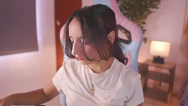 Snapshot of _emily_jonexs chatting on February 5, 2026, 3:30 pm emily jonexs online show from February 5, 2026, 3:30 pm