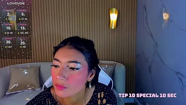 Perla Moon Tx online show from February 21, 2026, 12:51 pm