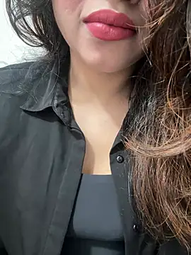 Snapshot of riya_sharma11 chatting on April 7, 2026, 10:33 pm riya sharma11 online show from April 7, 2026, 10:33 pm