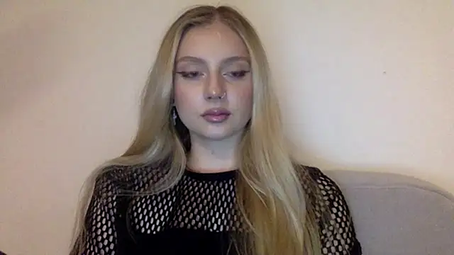 Snapshot of MayaWetDream chatting on February 25, 2026, 8:41 pm MayaWetDream online show from February 25, 2026, 8:41 pm