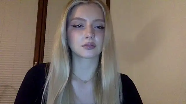 Snapshot of MayaWetDream chatting on April 7, 2026, 7:48 pm MayaWetDream online show from April 7, 2026, 7:48 pm