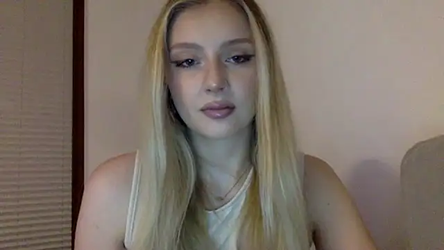 Snapshot of MayaWetDream chatting on February 22, 2026, 4:30 pm MayaWetDream online show from February 22, 2026, 4:30 pm