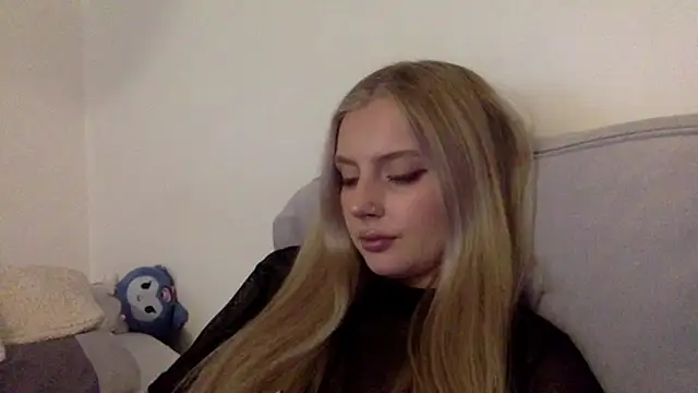 Snapshot of MayaWetDream chatting on March 25, 2026, 8:52 pm MayaWetDream online show from March 25, 2026, 8:52 pm