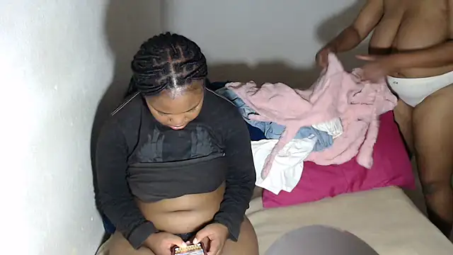 Snapshot of AlyssaBrown chatting on April 13, 2026, 8:46 pm AlyssaBrown online show from April 13, 2026, 8:46 pm