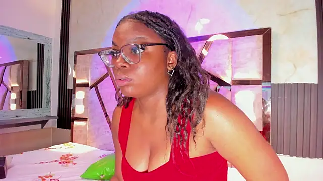 Snapshot of salem_rosee chatting on April 24, 2026, 1:40 am salem rosee online show from April 24, 2026, 1:40 am