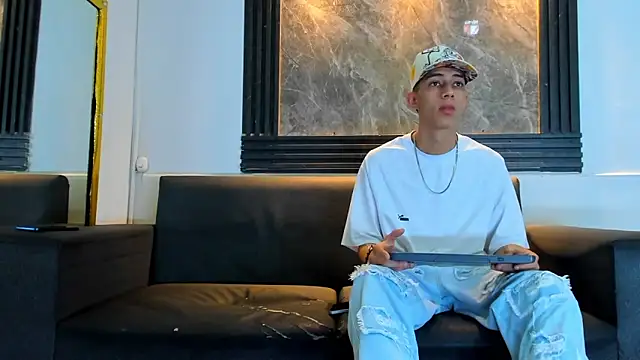 Golden princess online show from February 5, 2026, 8:26 pm