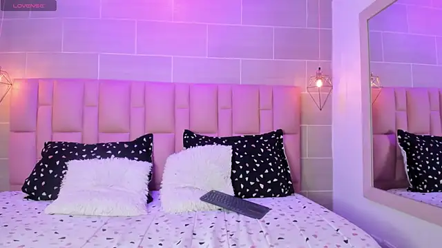 Naomi-Thompson online show from February 21, 2026, 7:27 pm