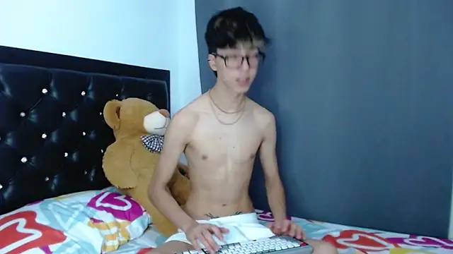 Snapshot of gabriel_x18 chatting on April 15, 2026, 10:43 pm gabriel x18 online show from April 15, 2026, 10:43 pm