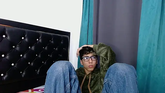 Snapshot of gabriel_x18 chatting on March 3, 2026, 5:25 am gabriel x18 online show from March 3, 2026, 5:25 am