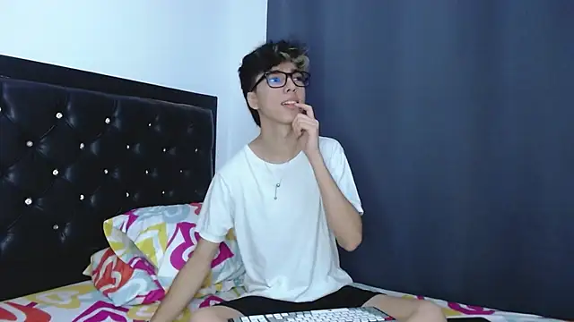 Snapshot of gabriel_x18 chatting on April 10, 2026, 11:56 pm gabriel x18 online show from April 10, 2026, 11:56 pm