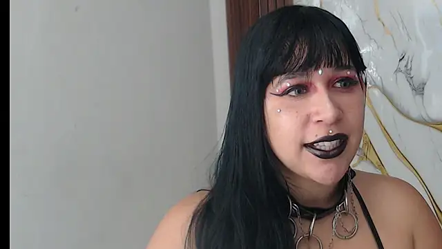 Snapshot of valen_ros chatting on May 4, 2026, 7:44 am valen ros online show from May 4, 2026, 7:44 am