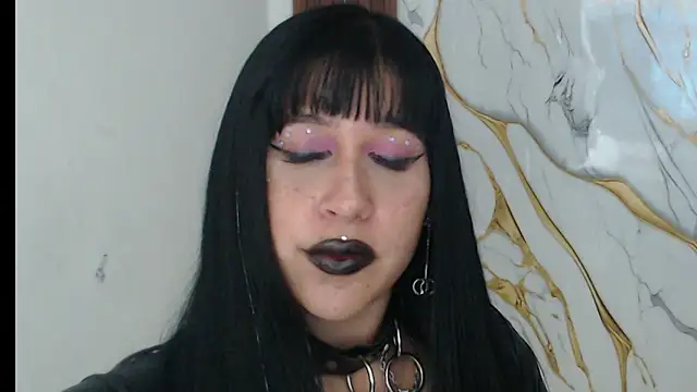 Snapshot of valen_ros chatting on April 12, 2026, 10:35 pm valen ros online show from April 12, 2026, 10:35 pm