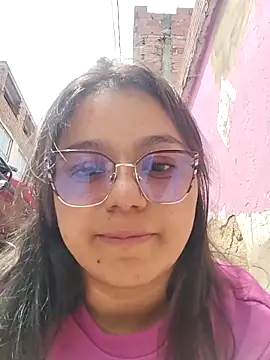 Snapshot of Jenni002_- chatting on February 6, 2026, 5:53 pm Jenni002 - online show from February 6, 2026, 5:53 pm