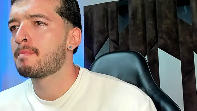 Snapshot of Logan_Wolf-js chatting on July 16, 2026, 3:31 pm Logan Wolf-js online show from July 16, 2026, 3:31 pm