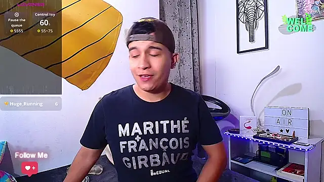 Snapshot of MaxParker21 chatting on February 11, 2026, 2:06 pm MaxParker21 online show from February 11, 2026, 2:06 pm