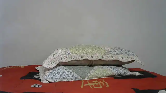 Snapshot of Branca_milf chatting on July 5, 2026, 2:13 pm Branca milf online show from July 5, 2026, 2:13 pm