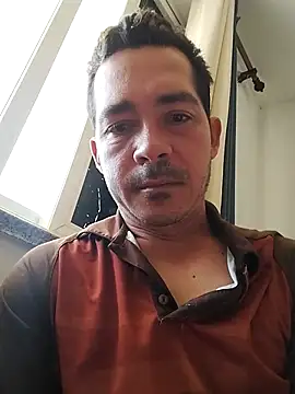 Snapshot of Santiago_vnz chatting on February 15, 2026, 4:28 pm Santiago vnz online show from February 15, 2026, 4:28 pm