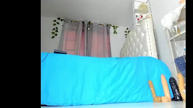 sweet supreme online show from April 12, 2026, 10:46 pm