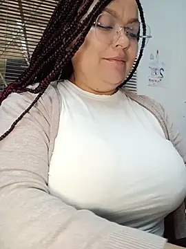Snapshot of SweettSin chatting on May 2, 2026, 12:54 pm SweettSin online show from May 2, 2026, 12:54 pm