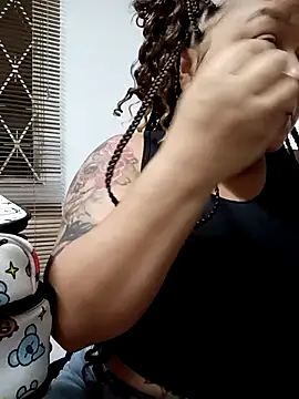 Snapshot of SweettSin chatting on February 11, 2026, 11:10 am SweettSin online show from February 11, 2026, 11:10 am