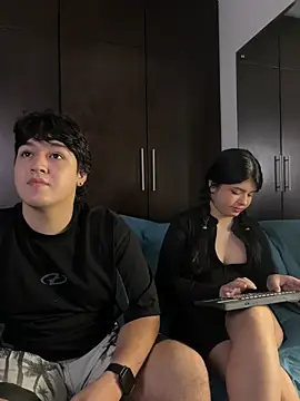 Snapshot of EmilyAndAndrew chatting on February 22, 2026, 3:53 am EmilyAndAndrew online show from February 22, 2026, 3:53 am