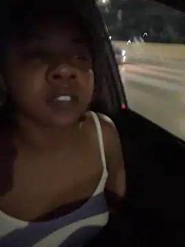 Snapshot of Ebony_Queeen chatting on May 10, 2026, 4:05 am Ebony Queeen online show from May 10, 2026, 4:05 am