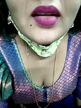 Snapshot of Tamilkannadacouple chatting on May 8, 2026, 6:17 am Tamilkannadacouple online show from May 8, 2026, 6:17 am