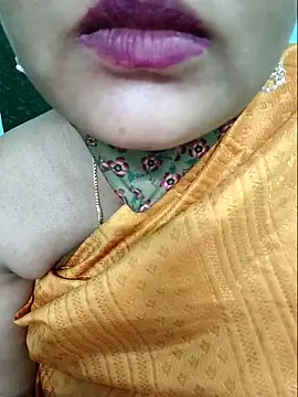 Snapshot of Tamilkannadacouple chatting on April 21, 2026, 6:03 pm Tamilkannadacouple online show from April 21, 2026, 6:03 pm