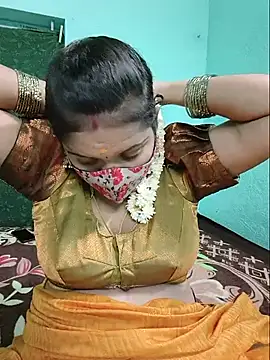 Snapshot of Tamilkannadacouple chatting on May 22, 2026, 3:32 pm Tamilkannadacouple online show from May 22, 2026, 3:32 pm