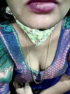 Snapshot of Tamilkannadacouple chatting on May 7, 2026, 6:11 pm Tamilkannadacouple online show from May 7, 2026, 6:11 pm