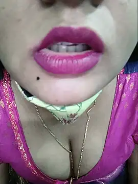 Snapshot of Tamilkannadacouple chatting on May 13, 2026, 11:06 am Tamilkannadacouple online show from May 13, 2026, 11:06 am