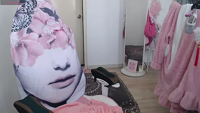 Snapshot of MyAsianWaifu chatting on May 20, 2026, 5:04 am MyAsianWaifu online show from May 20, 2026, 5:04 am