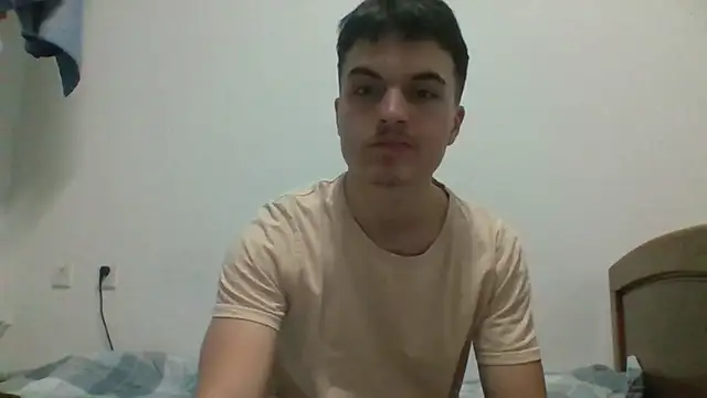 Snapshot of MrPine19 chatting on February 20, 2026, 12:29 pm MrPine19 online show from February 20, 2026, 12:29 pm