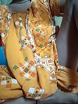 Snapshot of Sweet-runi chatting on April 1, 2026, 11:11 am Sweet-runi online show from April 1, 2026, 11:11 am