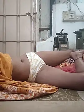 Snapshot of Sweet-runi chatting on March 29, 2026, 2:57 am Sweet-runi online show from March 29, 2026, 2:57 am