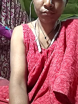 Snapshot of Sweet-runi chatting on March 3, 2026, 4:47 pm Sweet-runi online show from March 3, 2026, 4:47 pm