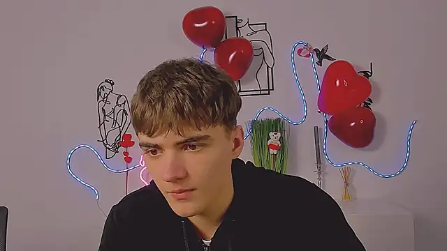 Snapshot of emil_lucky chatting on February 9, 2026, 3:54 pm emil lucky online show from February 9, 2026, 3:54 pm