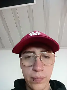 Snapshot of Emmanuel_Lust chatting on February 21, 2026, 12:07 pm Emmanuel Lust online show from February 21, 2026, 12:07 pm