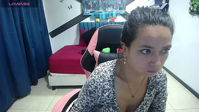 Tamytrickss1 online show from May 17, 2026, 11:21 am