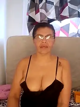 Snapshot of jennifer_0717 chatting on April 4, 2026, 11:39 am jennifer 0717 online show from April 4, 2026, 11:39 am