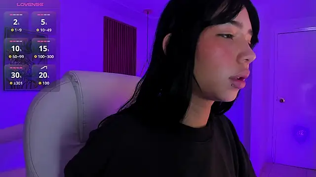 Snapshot of Blue_skyx chatting on February 21, 2026, 2:30 pm Blue skyx online show from February 21, 2026, 2:30 pm