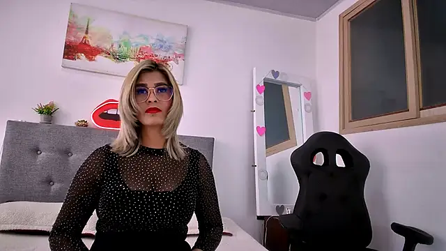 Sharlott 3 online show from February 6, 2026, 1:40 pm