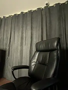 Snapshot of AmalliaJade chatting on February 27, 2026, 3:45 pm AmalliaJade online show from February 27, 2026, 3:45 pm