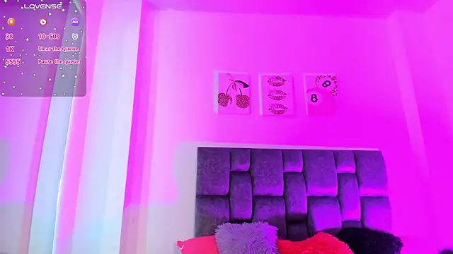 Snapshot of Madison_Rosee chatting on April 13, 2026, 12:25 am Madison Rosee online show from April 13, 2026, 12:25 am