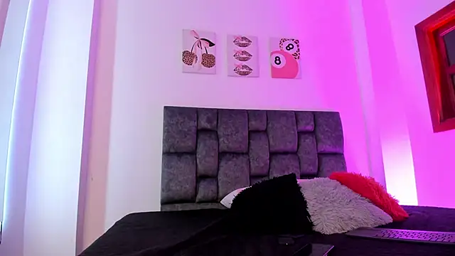 Snapshot of Madison_Rosee chatting on March 22, 2026, 6:31 pm Madison Rosee online show from March 22, 2026, 6:31 pm