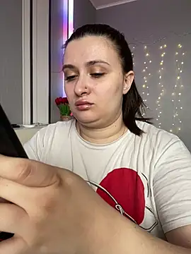 lipsi vikki online show from February 17, 2026, 8:11 am