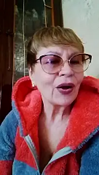 SophieBurns online show from April 17, 2026, 11:02 am