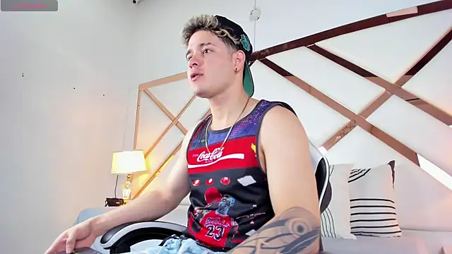 Snapshot of rayan_linxx chatting on February 13, 2026, 7:47 pm rayan linxx online show from February 13, 2026, 7:47 pm