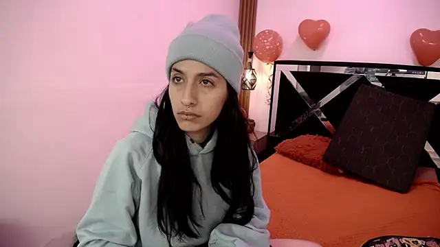 Snapshot of FRANCESCA_LOVE_ chatting on February 19, 2026, 12:57 pm FRANCESCA LOVE online show from February 19, 2026, 12:57 pm