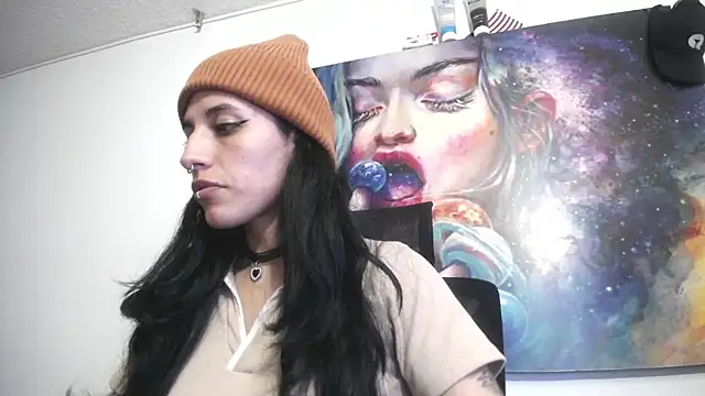 Snapshot of FRANCESCA_LOVE_ chatting on May 22, 2026, 4:32 am FRANCESCA LOVE online show from May 22, 2026, 4:32 am